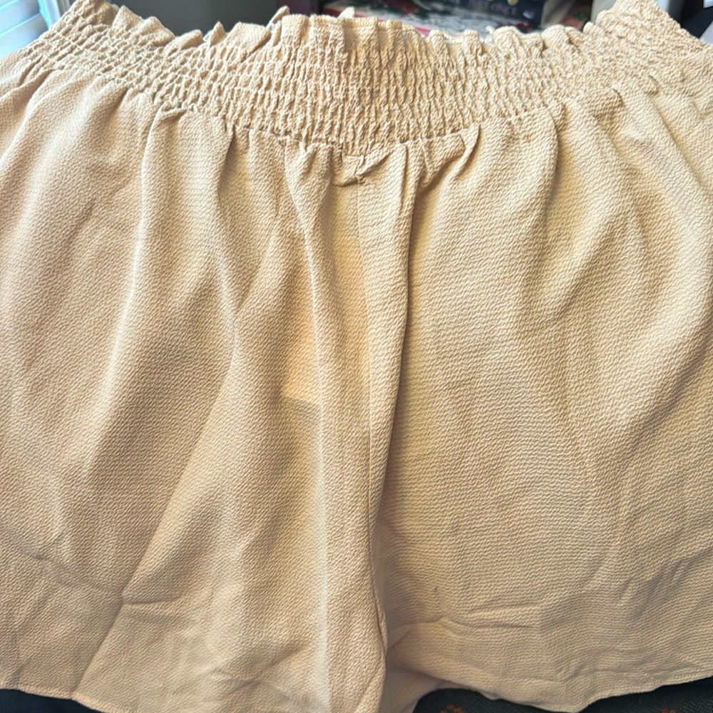 Lularoe Yvette smocked waist short